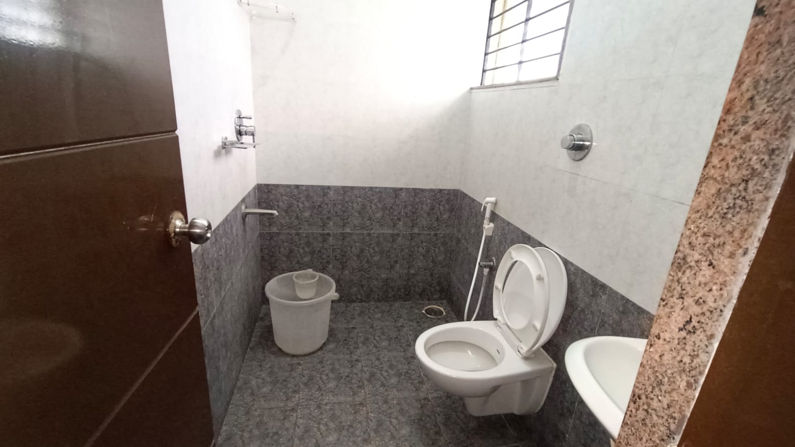 Deluxe Double Room AC — photo 2